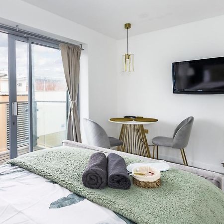 Bow Wharf Apartments London Exteriör bild